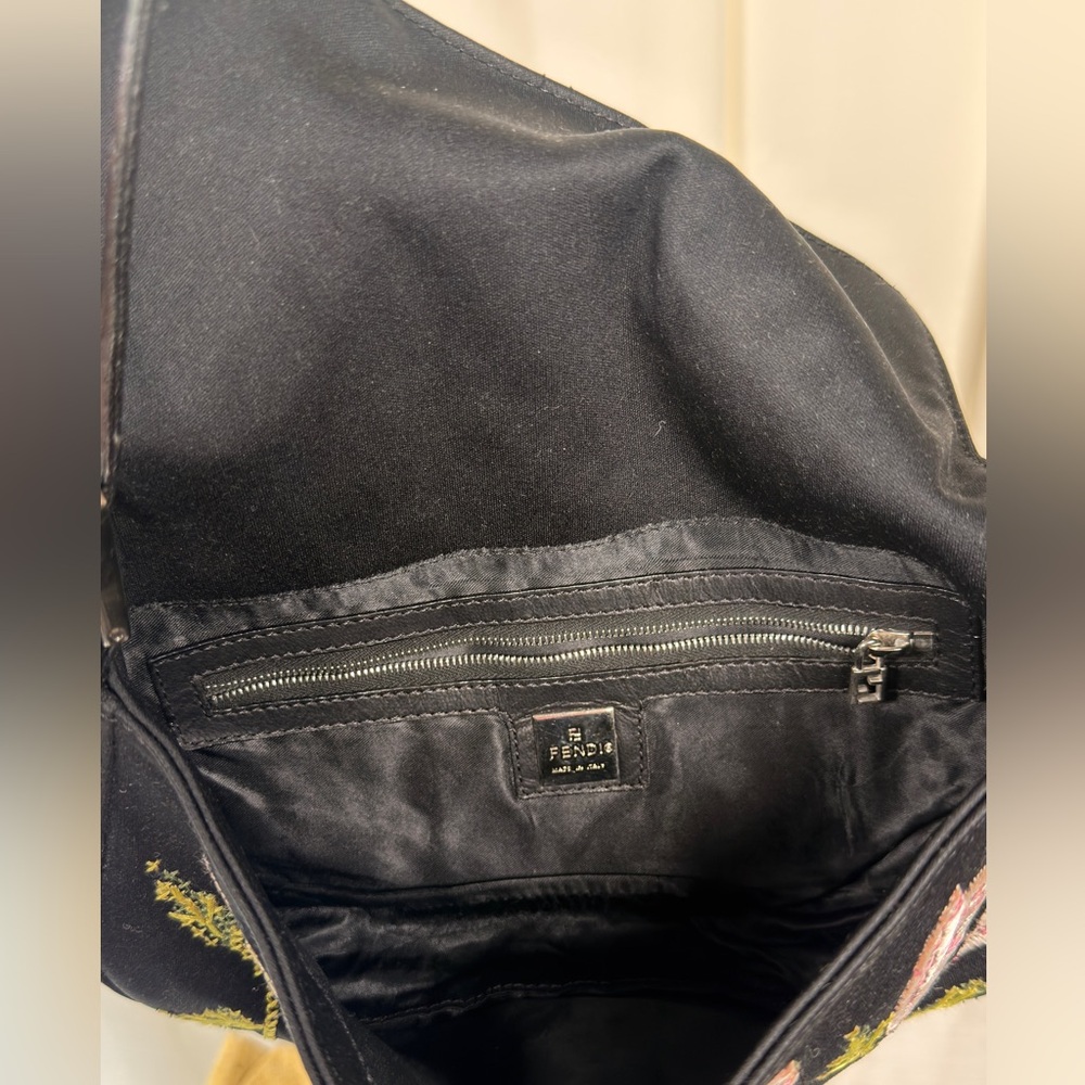 RARE EMBROIDERED FENDI BAGUETTE - Picture 8 of 8